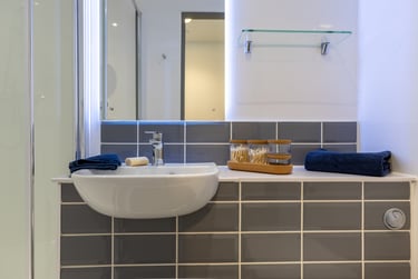 Deluxe En Suite - Image 6